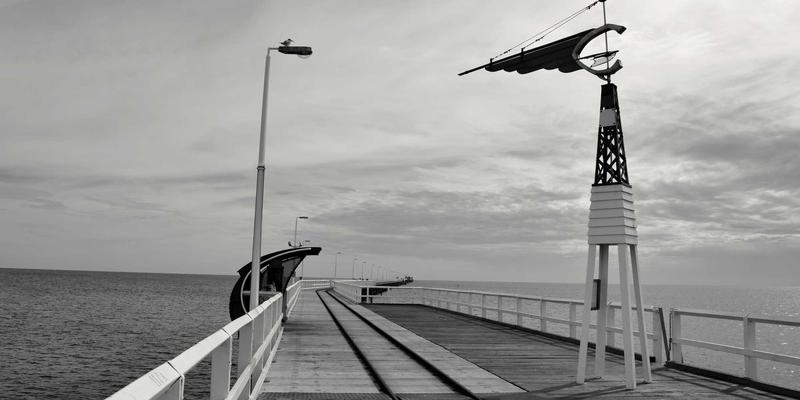 从中国雷闪案例看浪涌保护器:如何选择真正可靠的安全设备