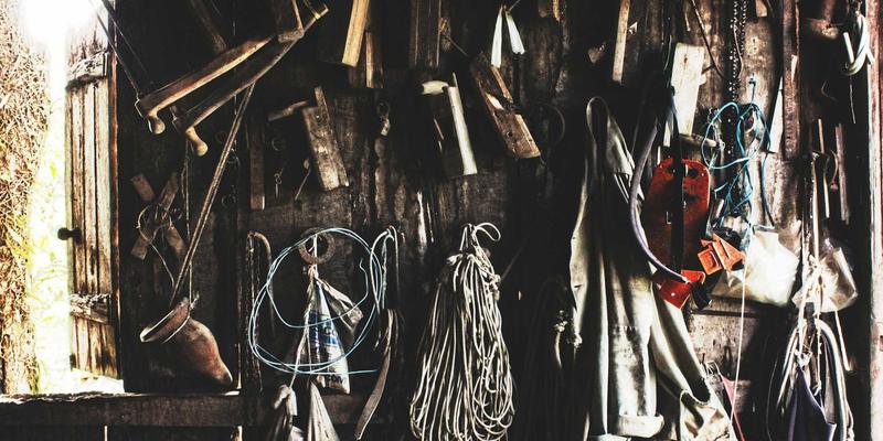 石油化工储罐区防雷防静电综合解决方案：从独立针到接地网格与雷电监测的全面设计