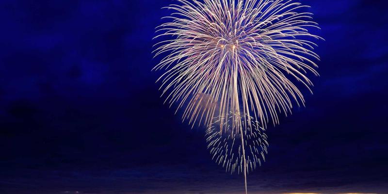 高层建筑玻璃幕墙防侧击雷与等电位连接技术详解：安全设备与接地系统的关键作用